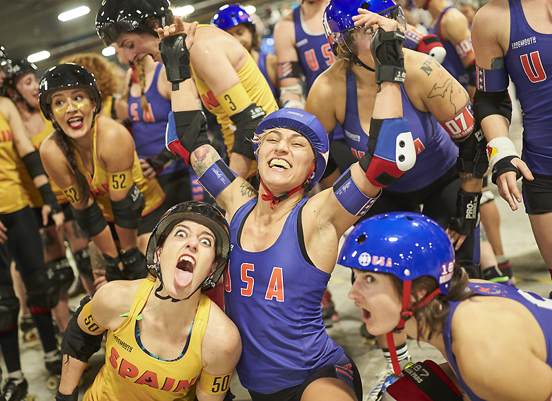 USA and Spain celebrate at the end of their bout