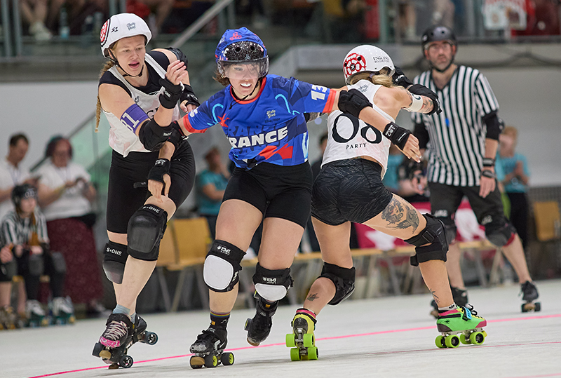England play against France in the third/fourth game. England won to take the Bronze medal